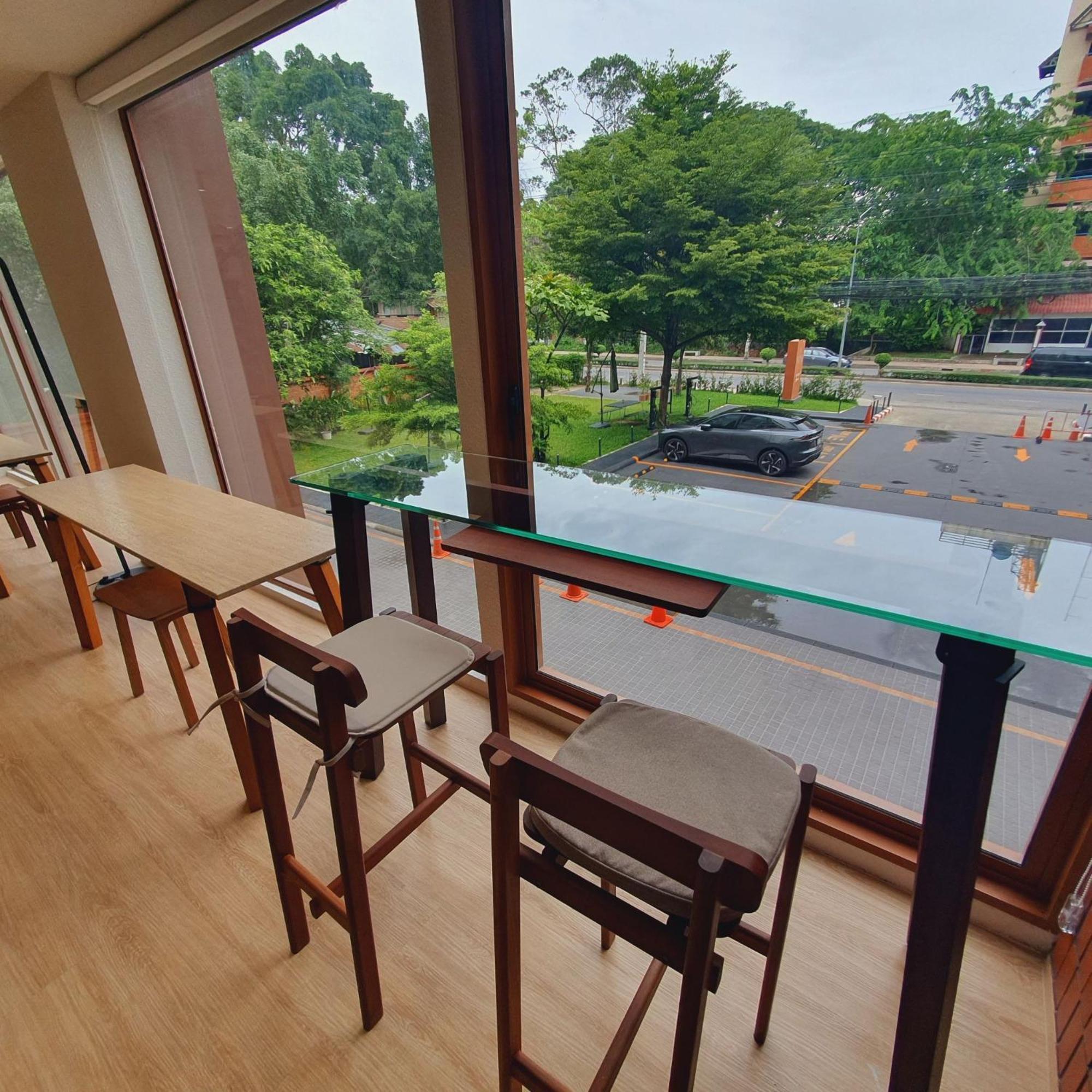 Mai Hotel Chiang Mai Exterior photo
